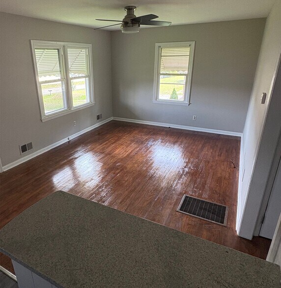 More Photos Of 8897 Asheville Hwy, Boiling Springs Office For Lease