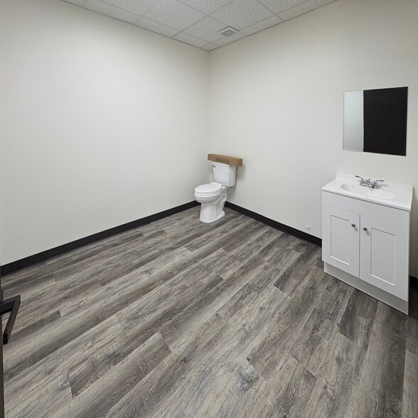 More Photos Of 4400 S Wayside Dr, Houston Unknown For Lease