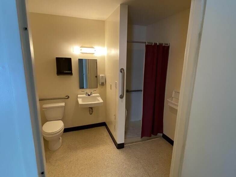 More Photos Of 17405 Lankford Hwy, Parksley Rehabilitation Center For Sale