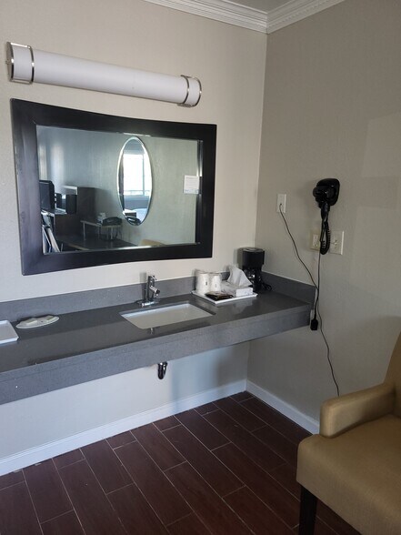 More Photos Of 8292 Murray Ave, Gilroy Hotel For Sale