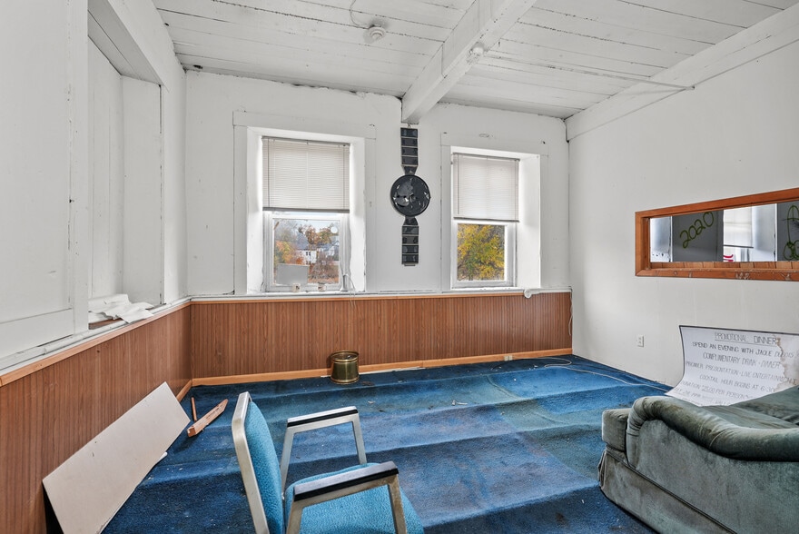 More Photos Of 45 Old Flat River, Coventry Manufacturing For Sale