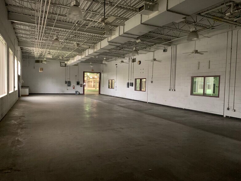 More Photos Of 458 Whitfield St, Fayetteville Manufacturing For Sale