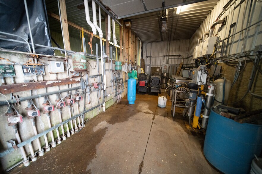 More Photos Of 501 11th St NE, Austin Carwash For Sale