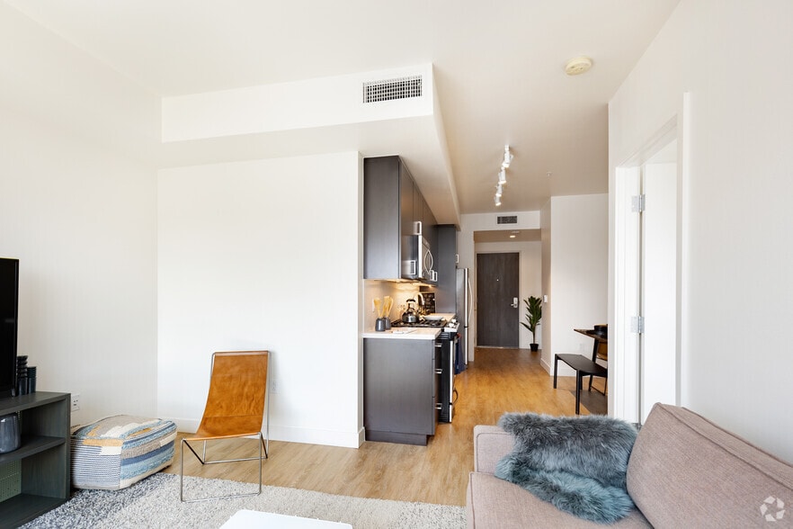 More Photos Of 1200 S Broadway, Los Angeles Apartments For Lease