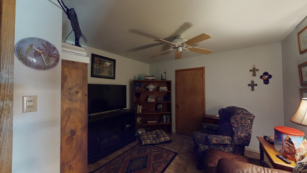 More Photos Of 1804 E College Blvd, Roswell General Retail For Sale