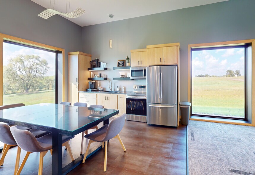 More Photos Of 26655 481st Ave, Brandon Flex For Sale