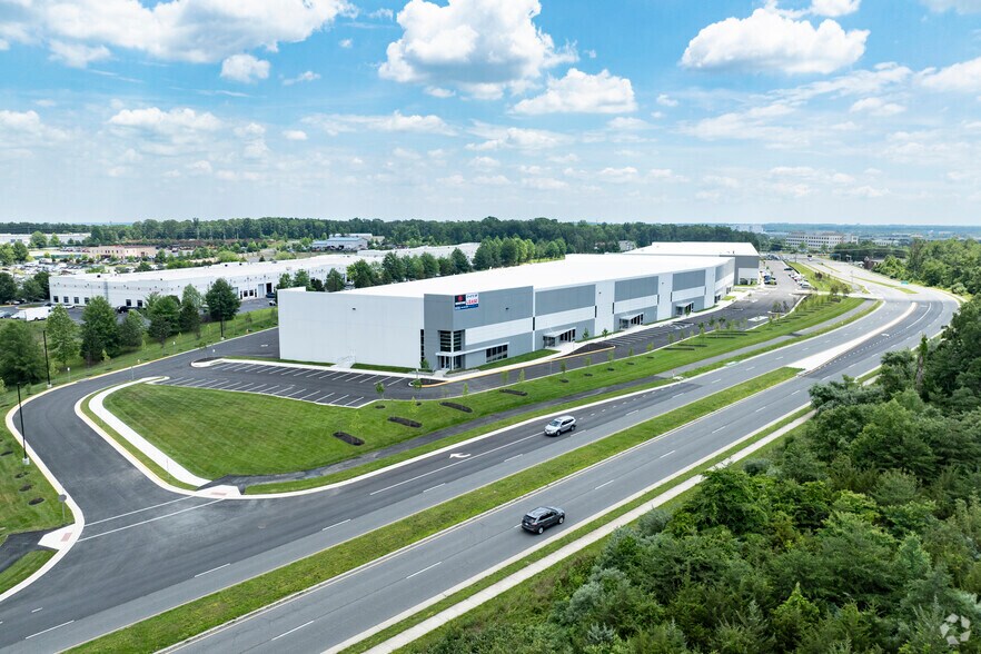 More Photos Of 11501 University Blvd, Manassas Unknown For Lease