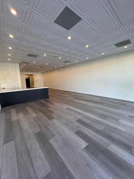 More Photos Of 3262 E Thousand Oaks Blvd, Westlake Village Storefront Retail Office For Lease