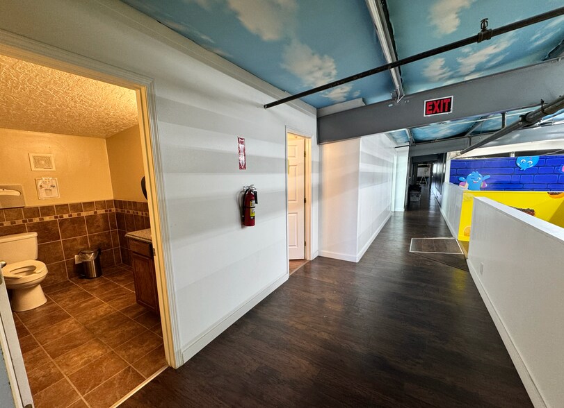 More Photos Of 7095 W 3500 S, Salt Lake City Service For Lease