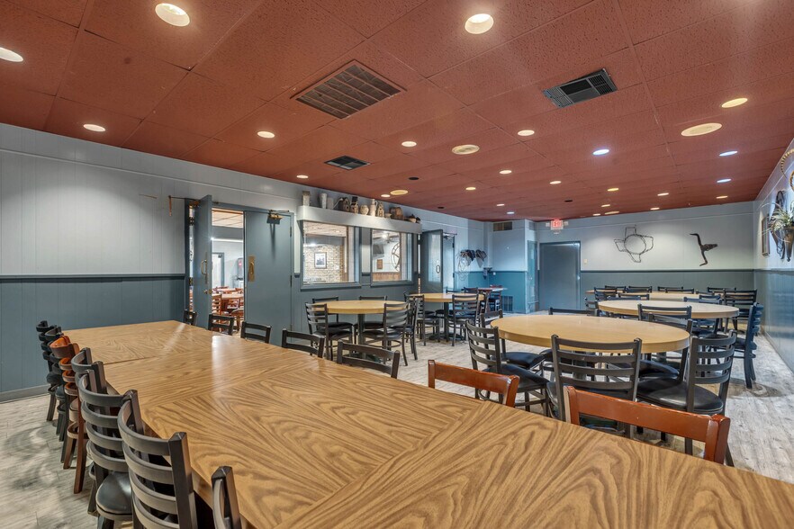 More Photos Of 2201 Kermit Hwy, Odessa Restaurant For Sale
