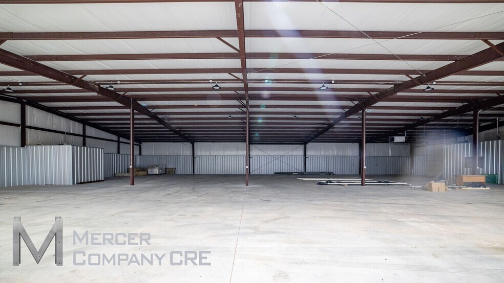 More Photos Of 6600 S I 35 Service Rd, Oklahoma City Flex For Lease