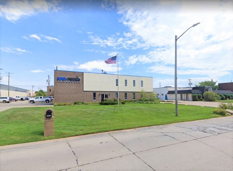 More Photos Of 34480 Commerce Rd, Fraser Warehouse For Lease