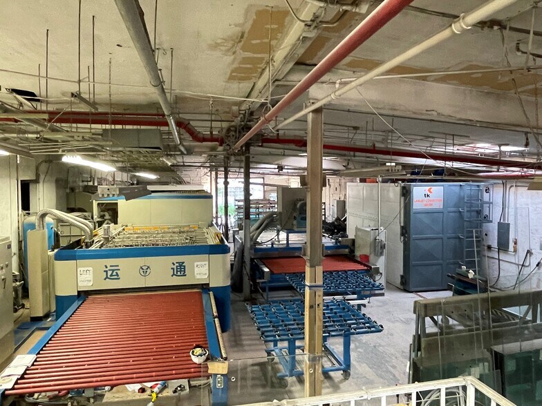 More Photos Of 4875 Baldwin St, Bronx Manufacturing For Sale