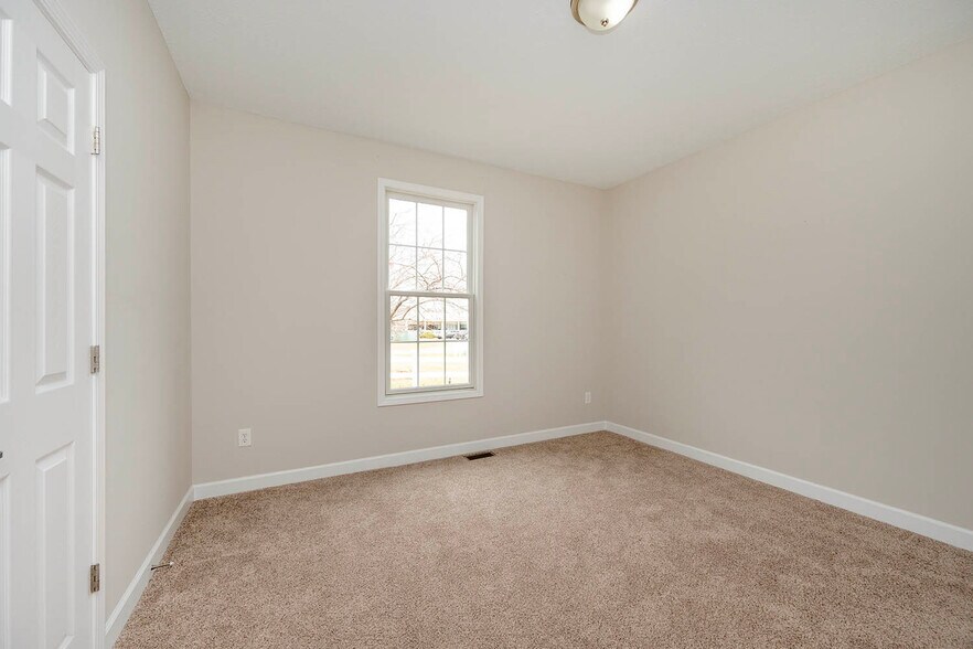 More Photos Of 65 Maplehurst Dr, Brownsburg Office For Sale