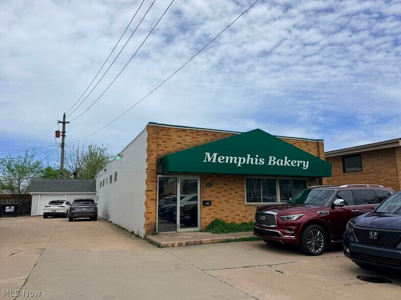 Primary Photo Of 6100 Memphis Ave, Cleveland Freestanding For Sale