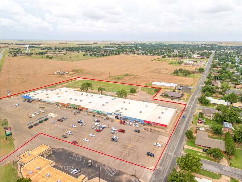 More Photos Of 703 Marshall Howard Blvd, Littlefield General Retail For Sale