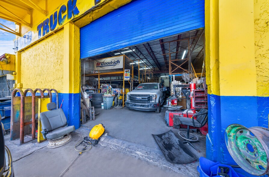 More Photos Of 9630 NW South River Dr, Medley Industrial For Lease