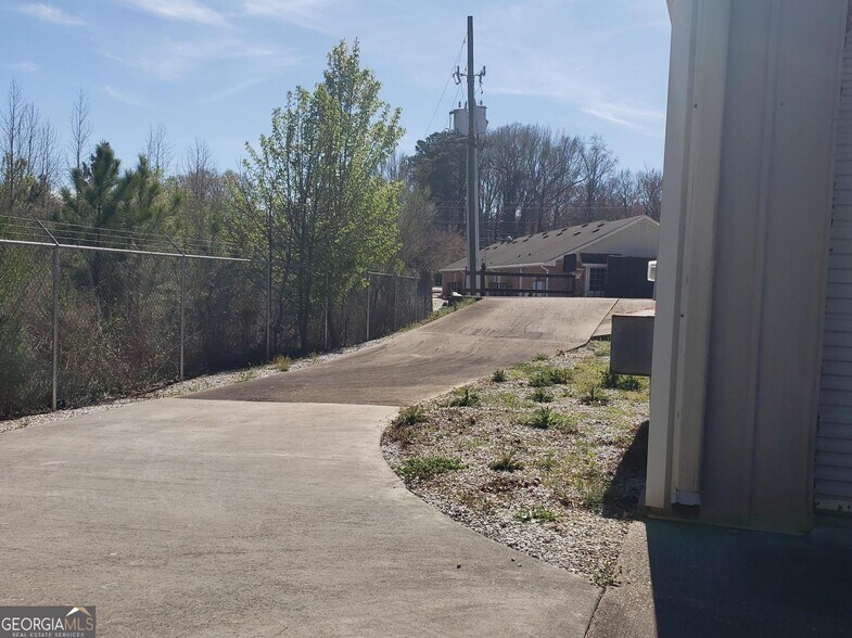 More Photos Of 455 Highway 138 W, Jonesboro Office Residential For Lease