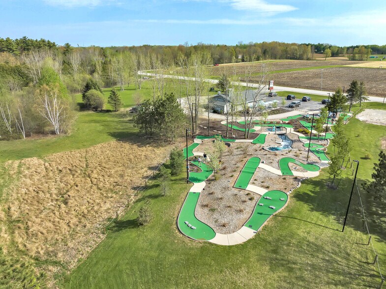 More Photos Of 2630 School Ln, Suamico Restaurant For Sale