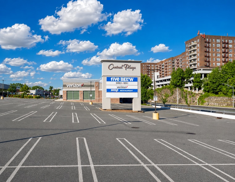 More Photos Of 2550 Central Park Ave, Yonkers Unknown For Lease