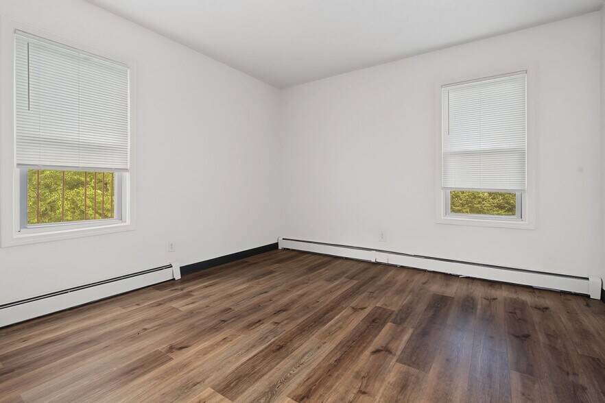 More Photos Of 471 Pond St, Woonsocket Apartments For Sale