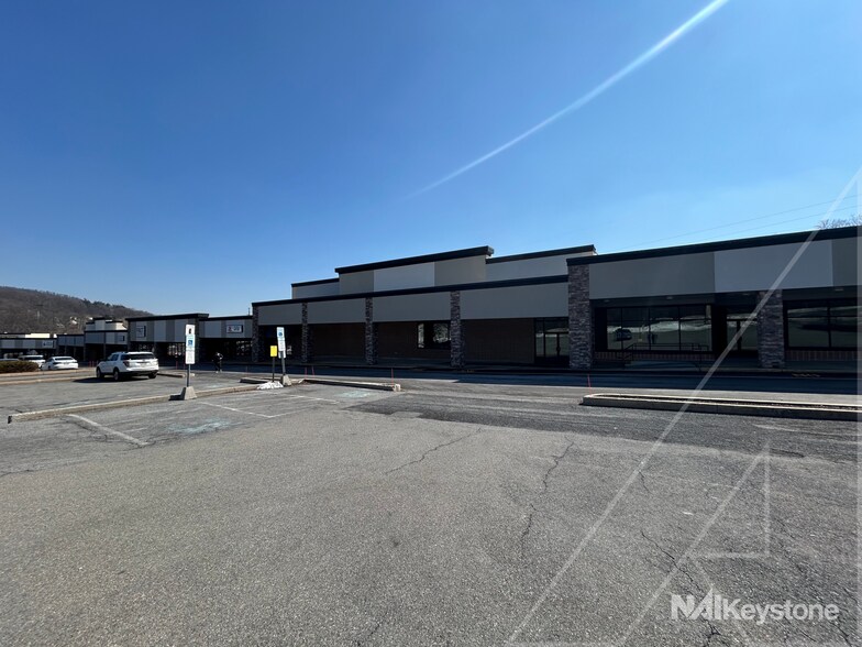 More Photos Of 3100 St Lawrence Ave, Reading Unknown For Lease