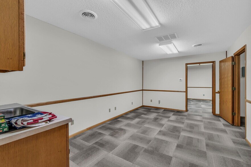 More Photos Of 112 S Pine St, Norborne Bank For Sale