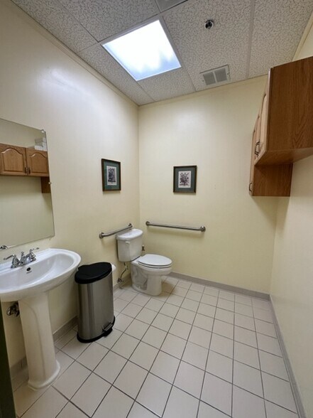 More Photos Of 44355 Premier Plaza, Ashburn Office For Sale