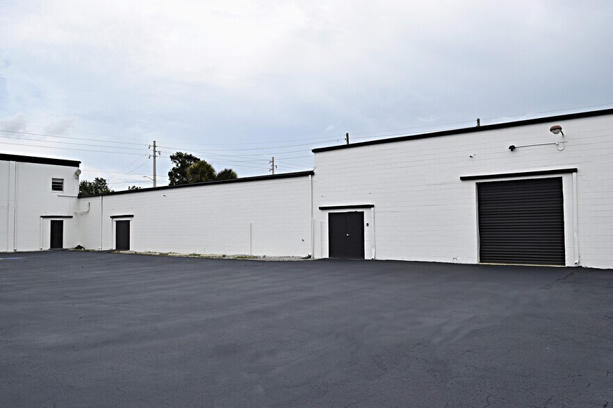 More Photos Of 2400 Silver Star Rd, Orlando Distribution For Sale