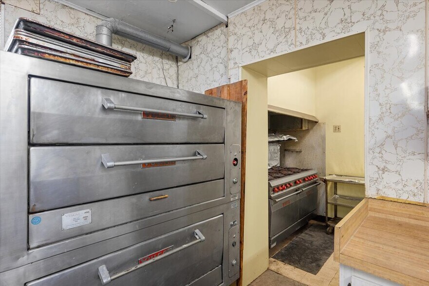 More Photos Of 1701 Kenneth Ave, Arnold Religious Facility For Sale