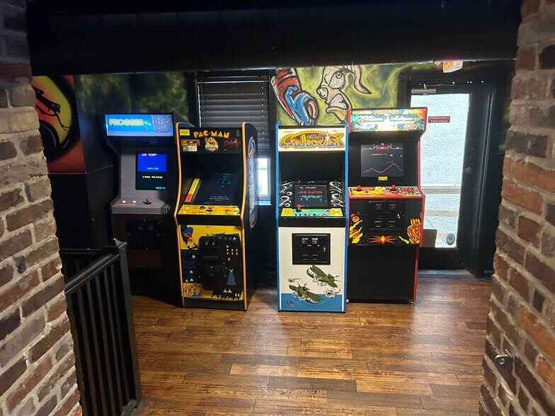 More Photos Of 902-904 S Charles St, Baltimore Restaurant For Lease