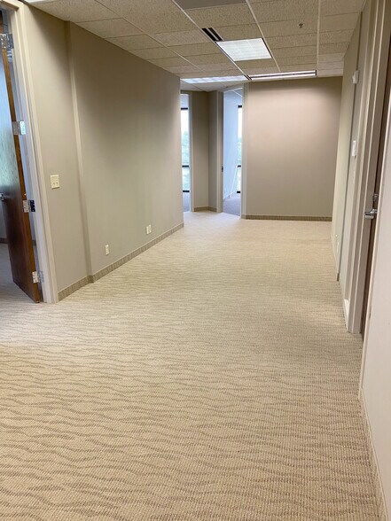 More Photos Of 941 Hillwind Rd NE, Minneapolis Medical For Lease