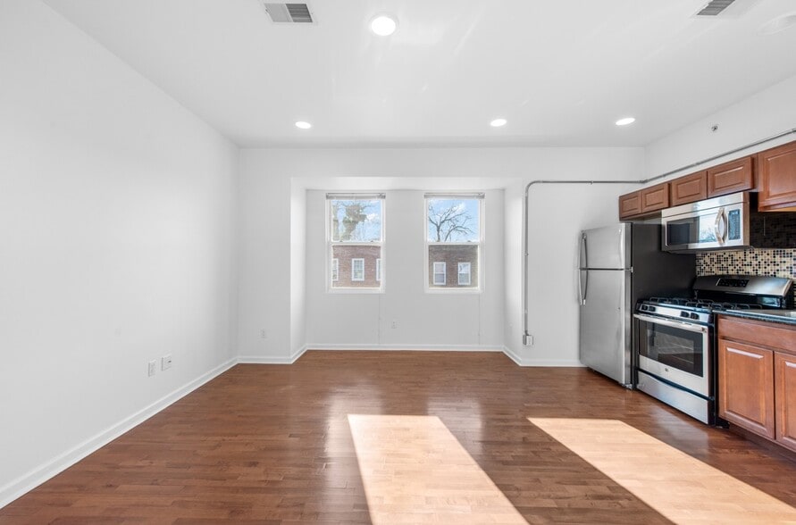 More Photos Of 601 N 39th St, Philadelphia Storefront Retail Residential For Sale