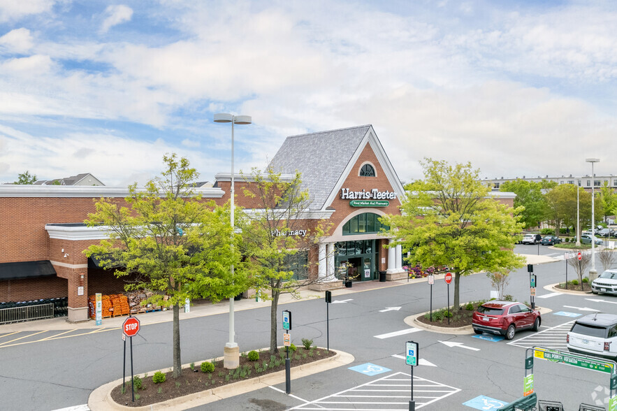 More Photos Of 42385-42395 Ryan Rd, Brambleton Unknown For Lease