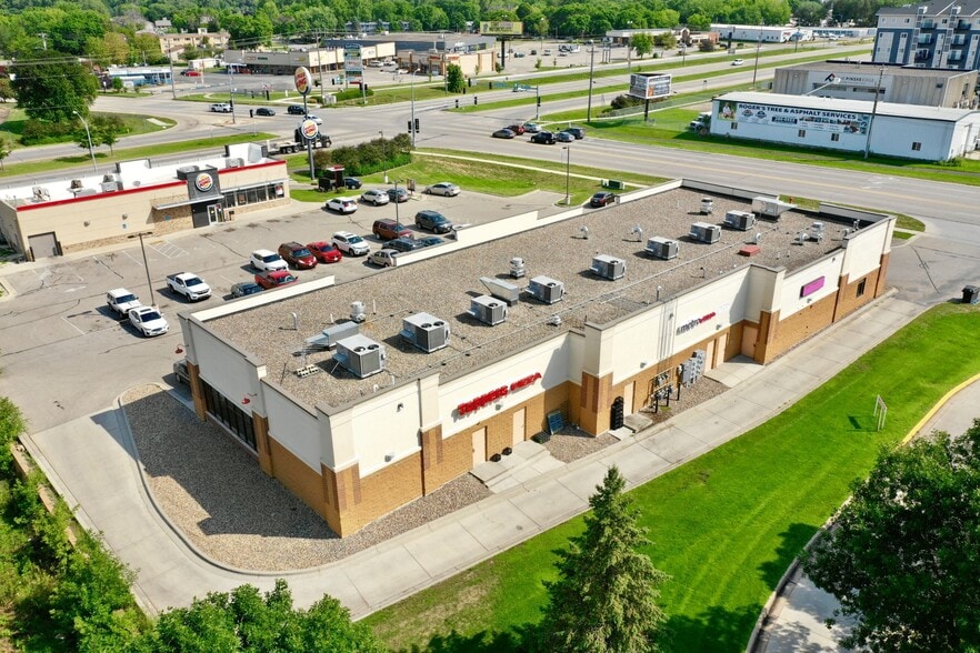 More Photos Of 1217 Marion Rd SE, Rochester Storefront For Lease