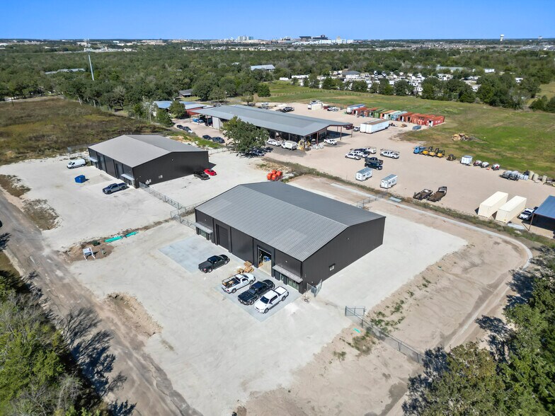 More Photos Of 4133 Ashley Ln, College Station Warehouse For Lease