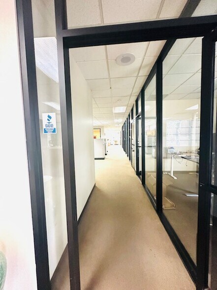 More Photos Of 1781 McGaw Ave, Irvine Warehouse For Lease