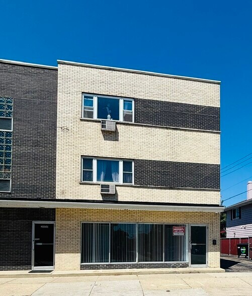 Primary Photo Of 2052 Western Ave, Waukegan Storefront For Lease