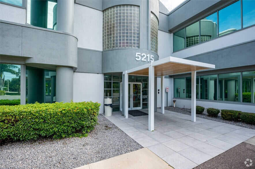 More Photos Of 5215 W Laurel St, Tampa Office For Sale