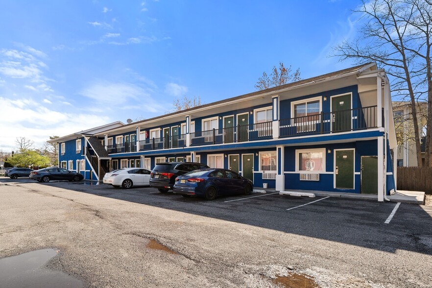 More Photos Of 200 E White Horse Pike, Galloway Hotel For Sale