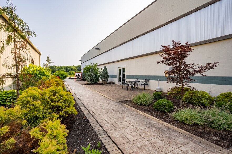 Primary Photo Of 496 W Plaza Dr, Columbia City Freestanding For Lease