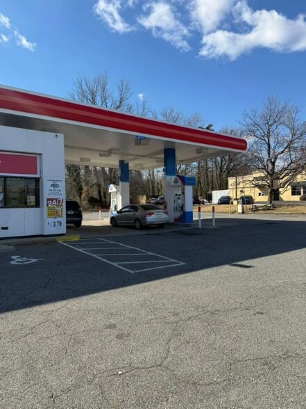 Primary Photo Of 1429 Cotton Grove Rd, Lexington Convenience Store For Sale