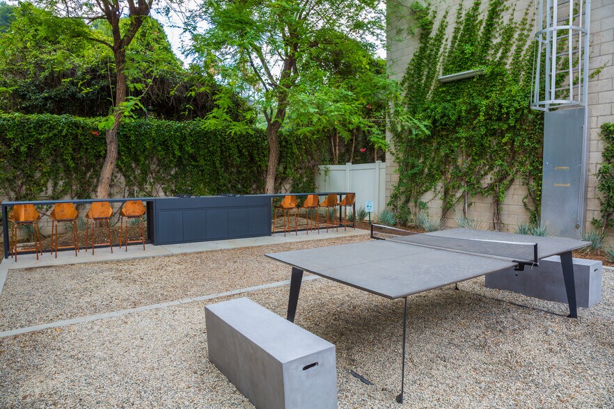 More Photos Of 3450 Cahuenga Blvd W, Los Angeles Office Residential For Lease