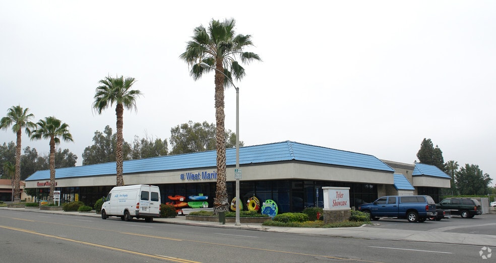 More Photos Of 10081 Indiana Ave, Riverside Freestanding For Lease