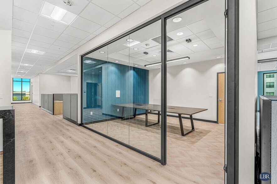 More Photos Of 7556 Lynx Way, Melbourne Office For Lease