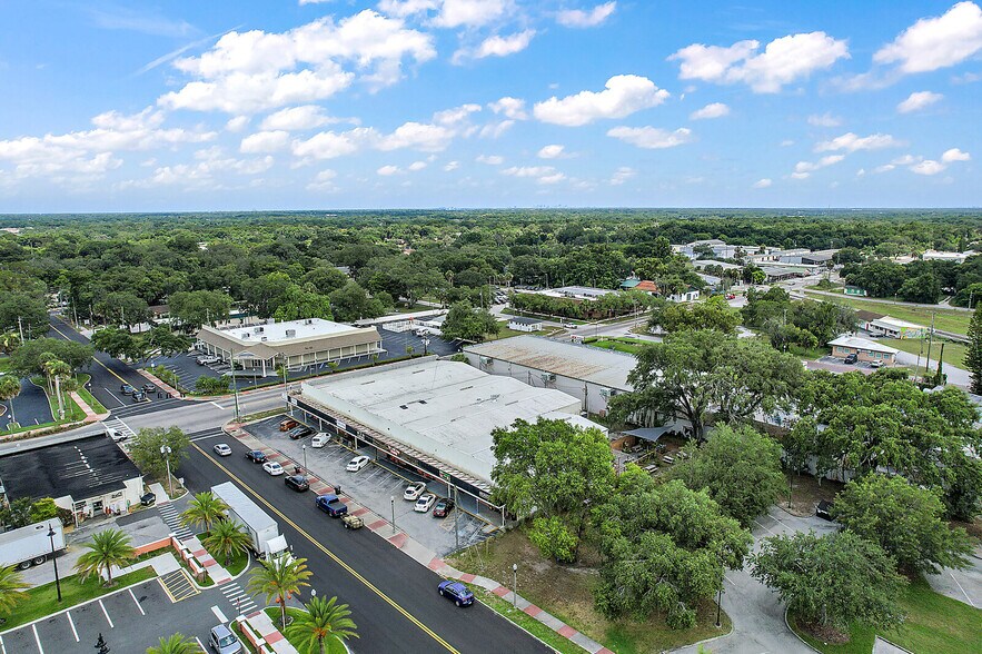 More Photos Of 40-60 E 5th St, Apopka Storefront For Lease