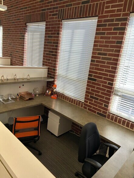 More Photos Of 1860 N Avenida Republica De Cuba, Tampa Office For Sale