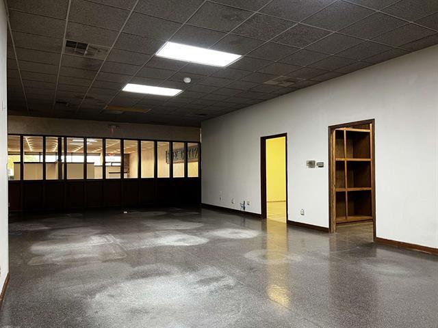 More Photos Of 805 Park Ave, Beaver Dam Industrial For Lease