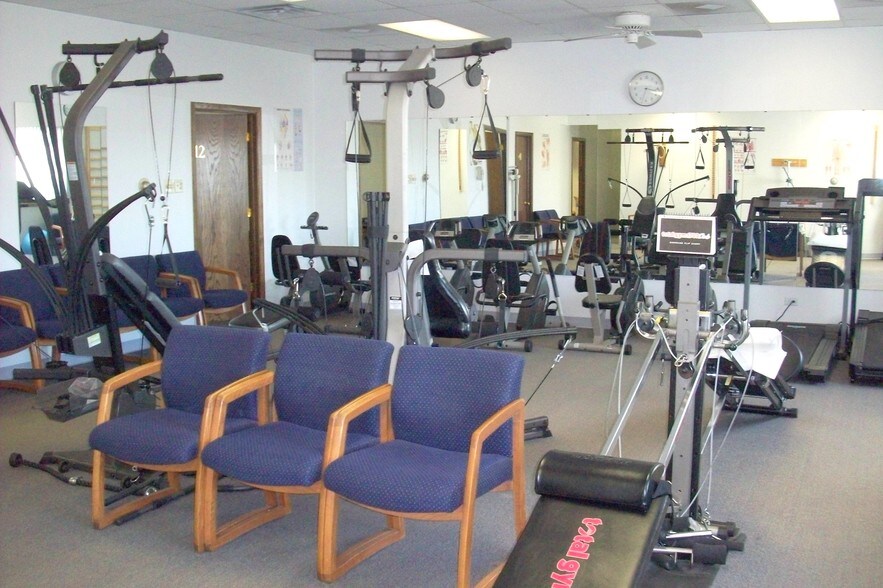 More Photos Of 4647 W 103 St, Oak Lawn Medical For Sale