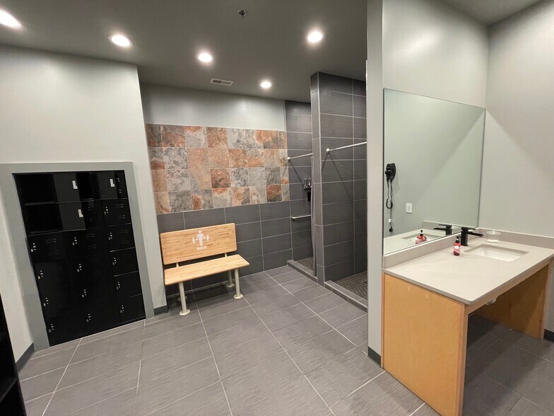 More Photos Of 1802 N Jackson St, Tullahoma Unknown For Lease